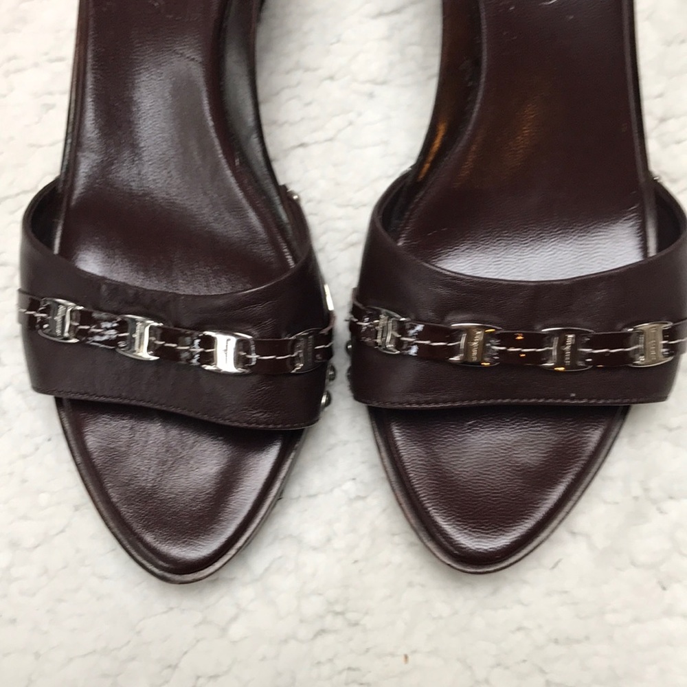 ⭐️Caterina Salvatore Ferragamo slides - Picture 4 of 6
